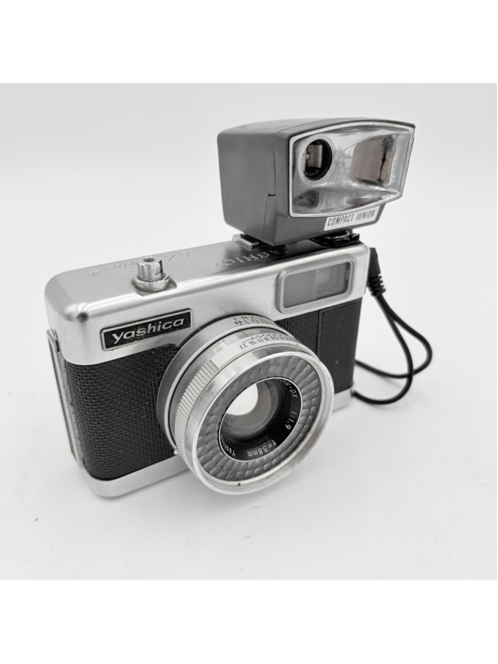 Yashica EZ-Matic 4 126 Film Camera Yashinon-DX 38mm f/1.9 w/ Flash Untested